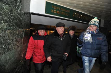 Во время митинга КПРФ ЗА ДОСТОЙНУЮ ЖИЗНЬ И ЧЕСТНЫЕ ВЫБОРЫ на Манежной площади. На снимке: лидер КПРФ Геннадий Зюганов. 21 января 2012 года.