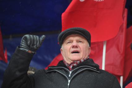 Во время митинга КПРФ ЗА ДОСТОЙНУЮ ЖИЗНЬ И ЧЕСТНЫЕ ВЫБОРЫ на Манежной площади. На снимке: лидер КПРФ Геннадий Зюганов. 21 января 2012 года.