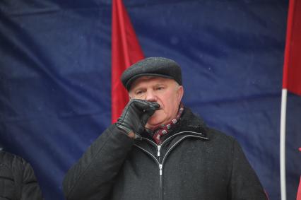 Во время митинга КПРФ ЗА ДОСТОЙНУЮ ЖИЗНЬ И ЧЕСТНЫЕ ВЫБОРЫ на Манежной площади. На снимке: лидер КПРФ Геннадий Зюганов. 21 января 2012 года.