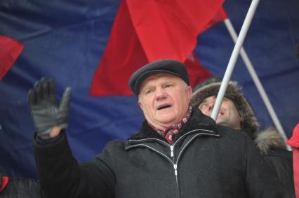 Во время митинга КПРФ ЗА ДОСТОЙНУЮ ЖИЗНЬ И ЧЕСТНЫЕ ВЫБОРЫ на Манежной площади. На снимке: лидер КПРФ Геннадий Зюганов. 21 января 2012 года.