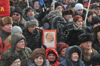 Во время митинга КПРФ  ЗА ДОСТОЙНУЮ ЖИЗНЬ И ЧЕСТНЫЕ ВЫБОРЫ  на Манежной площади. 21 января 2012 года.