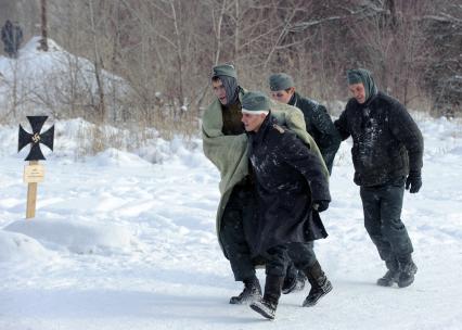 29 января 2012. Волгоград. К 69-й годовщине победы в Сталинградской битве военно-историческими клубами была проведена реконструкция пленения фельдмаршала Фридриха Паулюса.