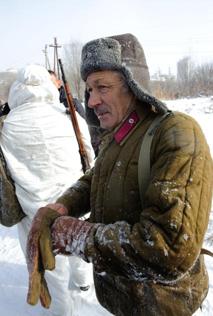 29 января 2012. Волгоград. К 69-й годовщине победы в Сталинградской битве военно-историческими клубами была проведена реконструкция пленения фельдмаршала Фридриха Паулюса.