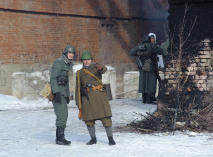 29 января 2012. Волгоград. К 69-й годовщине победы в Сталинградской битве военно-историческими клубами была проведена реконструкция пленения фельдмаршала Фридриха Паулюса.