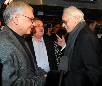 Вручение премии в области кинематографии ЗОЛОТОЙ ОРЕЛ-2011. На снимке: режиссеры Карен Шахназаров и Владимир Наумов (справа). 27 января 2012 года.
