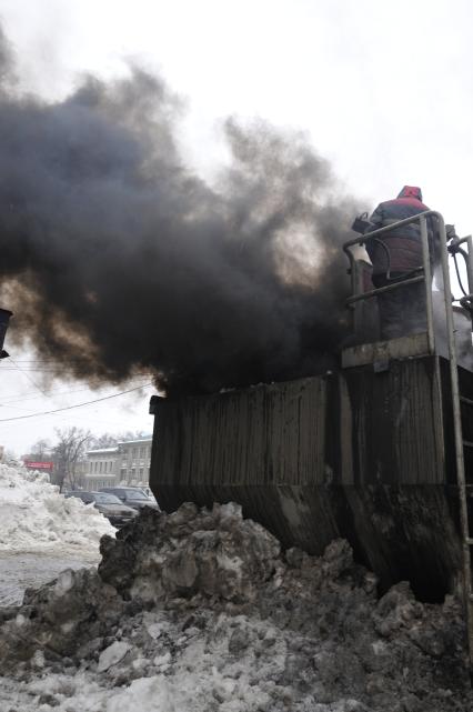 Снегоплавильная машина.  Москва. 16 февраля 2009 года.