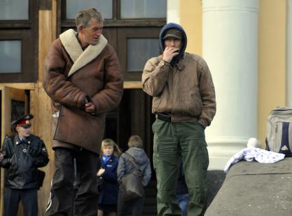 Уличная торговля с рук. Москва. 07 октября 2009 года.