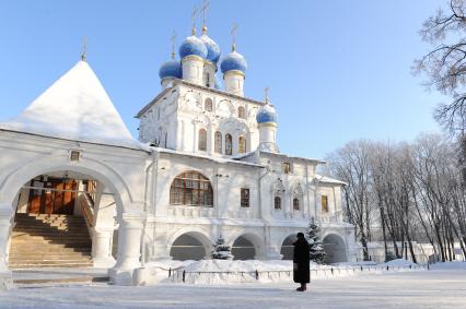 Виды Москвы. Музей-заповедник `Коломенское`. Церковь Казанской иконы Божией матери.