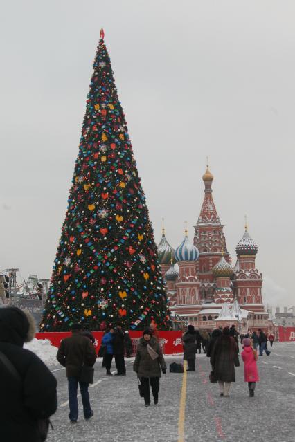 Красная площадь. Новогодняя елка у Гум-катка.