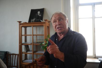 Театр `Школа современной пьесы`. На снимке: художественный руководитель Московского театра `Школа современной пьесы` Иосиф Райхельгауз.