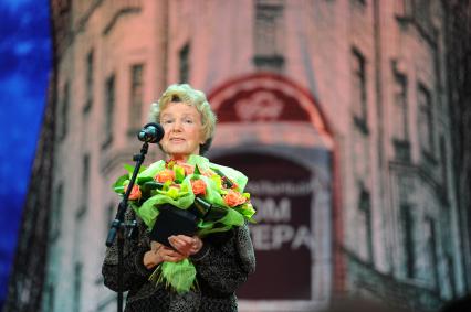 Театр им. Е. Вахтангова. Юбилейный вечер, посвященный 75-летию Дома актера. На снимке: актриса Юлия Борисова.