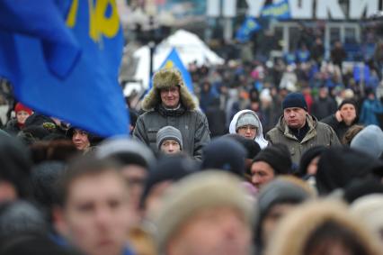 Москве.  Пушкинская площадь. Митинг в поддержку Жириновского. На снимке: участники митинга.