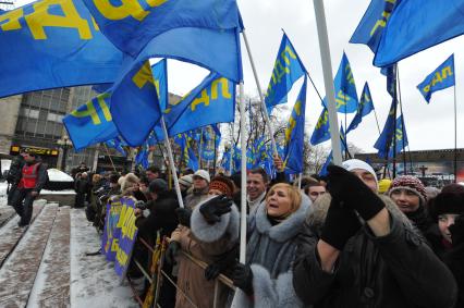 Москве.  Пушкинская площадь. Митинг в поддержку Жириновского. На снимке: участники митинга.