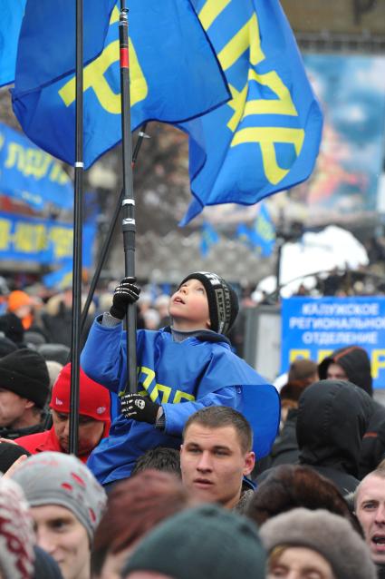 Москве.  Пушкинская площадь. Митинг в поддержку Жириновского. На снимке: участники митинга.