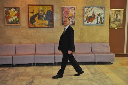 Глава Федерального агентства по атомной энергии (Росатом) Сергей Кириенко во время посещения председателем правительства России Владимирым Путиным Всероссийского научно-исследовательского института экспериментальной физики (ВНИИЭФ).