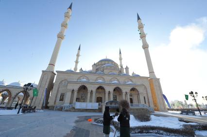 Чечня. Грозный. Вид на цетральную мечеть имени Ахмата-хаджи Кадырова.