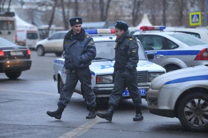 Усиление мер безопасности в центре Москвы во время голосования на выборах президента РФ, Москва, 4 марта 2012 года