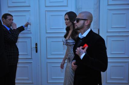 Финальный отборочный концерт Евровидения - 2012. На снимке: певец Тимати и оперная певица из Татарстана Аида.