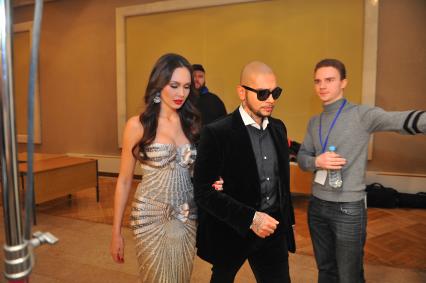 Финальный отборочный концерт Евровидения - 2012. На снимке: певец Тимати и оперная певица из Татарстана Аида.