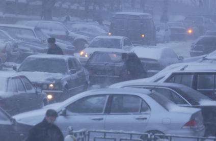 Метель в городе.