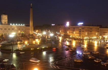 Площадь рядом с Московским вокзалом в Санкт-Петербурге.