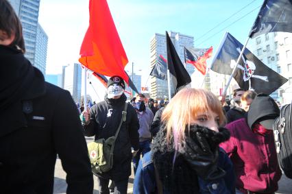 Новый Арбат. Митинг `За честные выборы`, организованный активистами движения `Левый фронт` . На снимке: участники митинга.