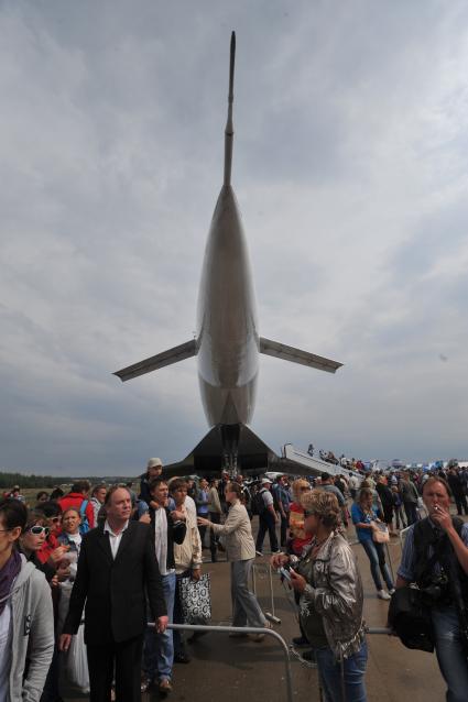 10-й Международный авиационно-космический салон `МАКС-2011`. На снимке советский сверхзвуковой пассажирский самолёт Ту-144 на статической экспозиции.