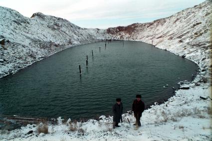 Семипалатинский полигон. Воронка от ядерного взрыва, оставшаяся после испытаний ядерного оружия.