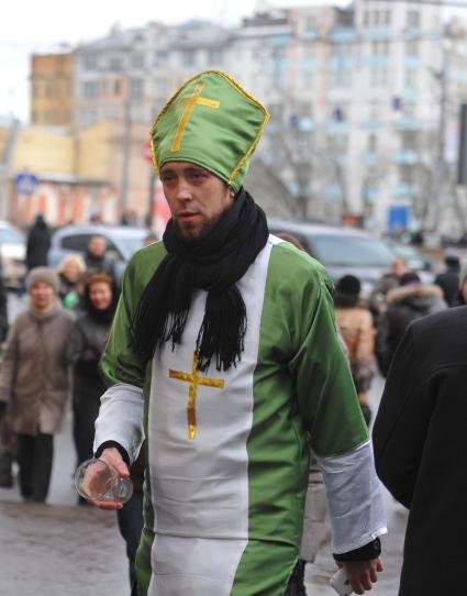 Старый Арбат. Парад в честь Дня Святого Патрика. На снимке: участник парада на городской улице.