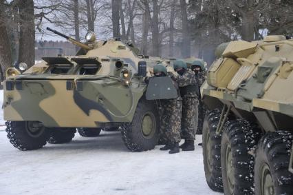 Софринская бригада внутренних войск МВД России. На снимке: проведение военных учений. Подготовка спецназа.