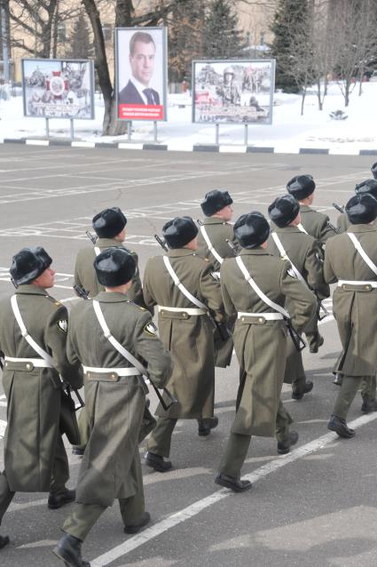 Софринская бригада внутренних войск МВД России. На снимке: проведение военных учений.