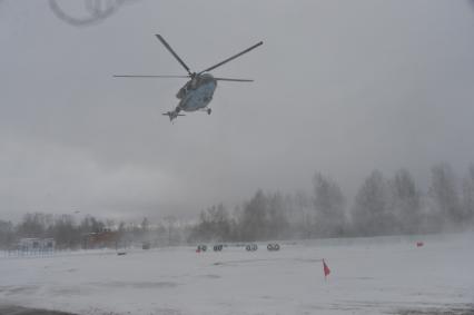 Софринская бригада внутренних войск МВД России. На снимке: вертолет Ми-8.