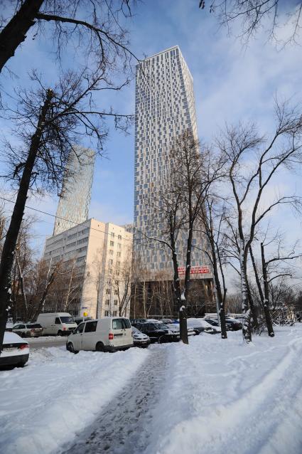 Квартиры звёзд эстрады. На снимке дом на Мосфильмовской улице, в котором живет певец Стас Михайлов.