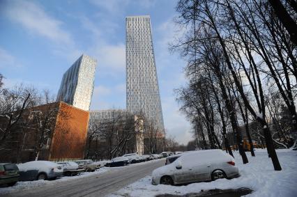Квартиры звёзд эстрады. На снимке дом на Мосфильмовской улице, в котором живет певец Стас Михайлов.