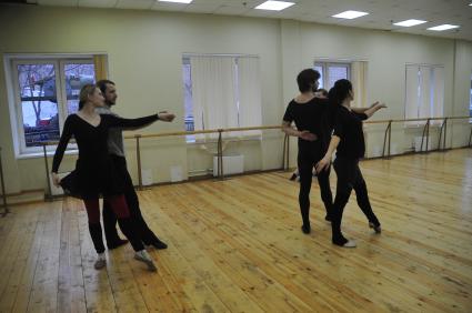 ВГИК  им. С.А. Герасимова. На снимке: студенты в танцклассе.