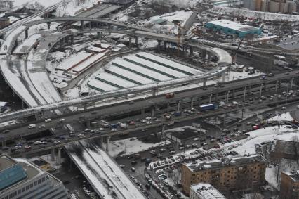 Московский международный деловой центр `Москва-Сити`. Вид сверху на Москву с одной из башен комплекса `Федерация`. На снимке: эстакада Третьего транспортного кольца.