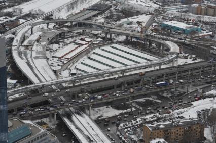 Московский международный деловой центр `Москва-Сити`. Вид сверху на Москву с одной из башен комплекса `Федерация`. На снимке: эстакада Третьего транспортного кольца.