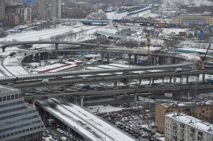 Московский международный деловой центр `Москва-Сити`. Вид сверху на Москву с одной из башен комплекса `Федерация`. На снимке: эстакада Третьего транспортного кольца.