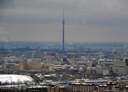 Московский международный деловой центр `Москва-Сити`. Вид сверху на Москву с одной из башен комплекса `Федерация`. На снимке: Останкинская башня.