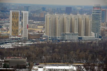 Московский международный деловой центр `Москва-Сити`. Вид сверху на Москву с одной из башен комплекса `Федерация`.