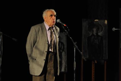 ЦДЛ. Вечер памяти Беллы Ахмадулиной, приуроченный к ее 75-летию. На снимке: поэт Евгений Рейн.