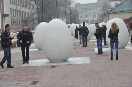 Во время Пасхального фестиваля `Живое Искусство` у Государственной Третьяковской галереи.