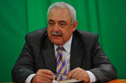 ИД `Комсомольская правда`. Журналист-международник, член Совета по внешней и оборонной политике (СВОП) Дмитрий Воскобойников.
