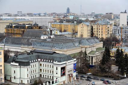 Вид с Храма Христа Спасителя на музей изобразительных искусств им. Пушкина.