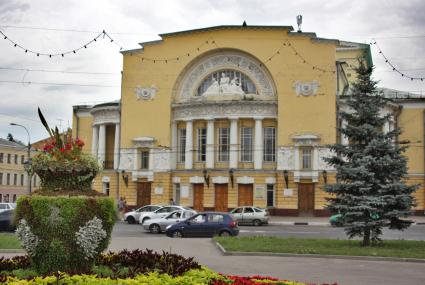 Театр драммы им. Федора Волкова, площадь Волкова в Ярославле.