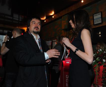 Известия Hall. Вручение премии `Самые стильные в России 2012` от журнала `Hello!`. На снимке: телеведущий Ильдар Жиндарев.