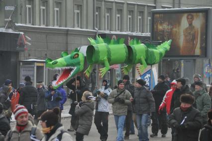 Болотная площадь. На снимке: участники митинга оппозиции `За честные выборы`.  Акция прошла в форме шествия от Калужской площади по улице Большая Якиманка до Болотной площади.