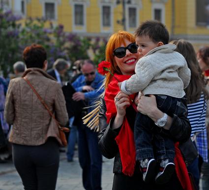 Певица Анастасия Стоцкая и ее сын Александр.