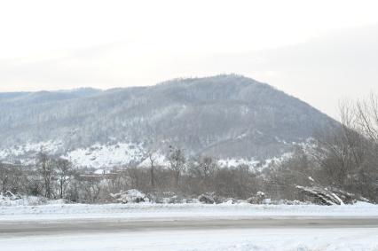 Село `Пионерское`. Место будущего строительства горнолыжного курорта `Ведучи`.