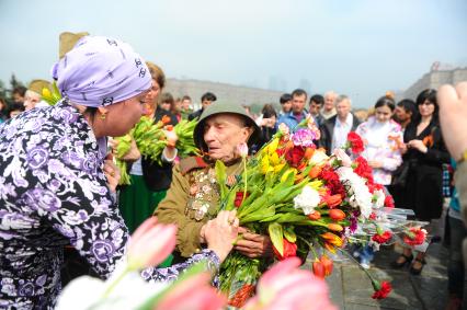 Ветераны во время празднования 67-й годовщины победы в Великой Отечественной войне.